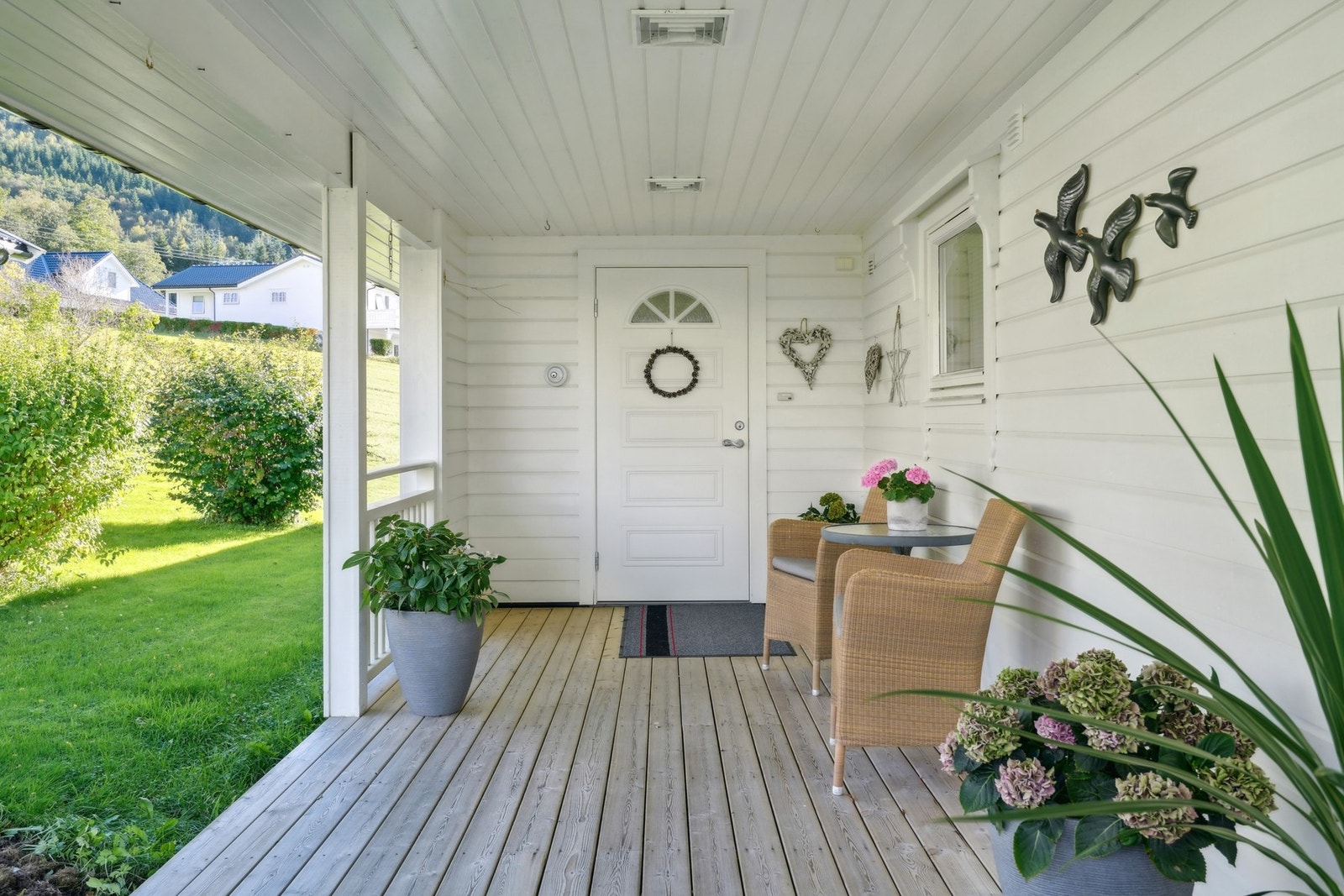 Fint, overbygd inngangsparti Galleribilde