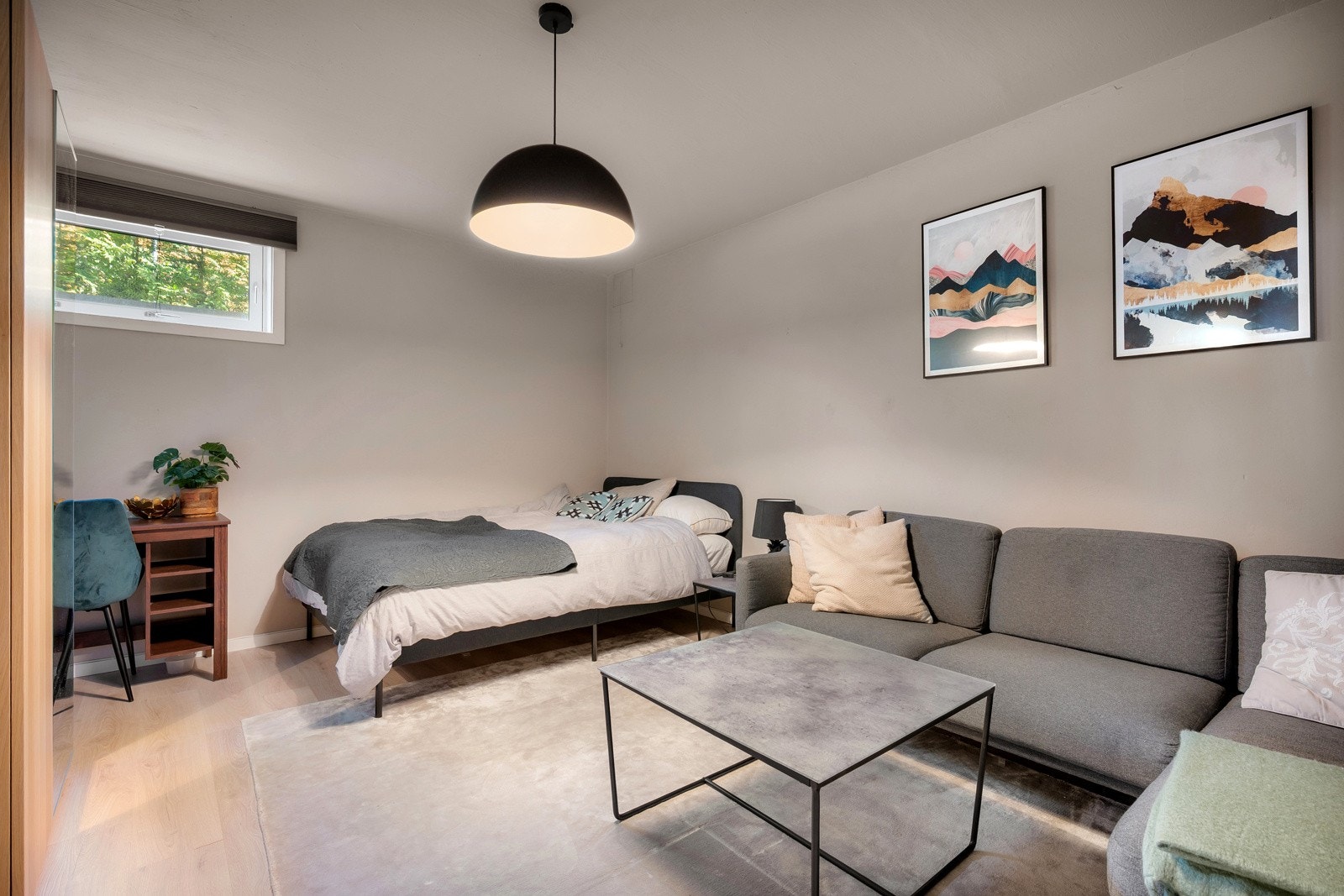 Kjellerstue/disponibelt rom med god størrelse og fleksible innredningsmuligheter Galleribilde