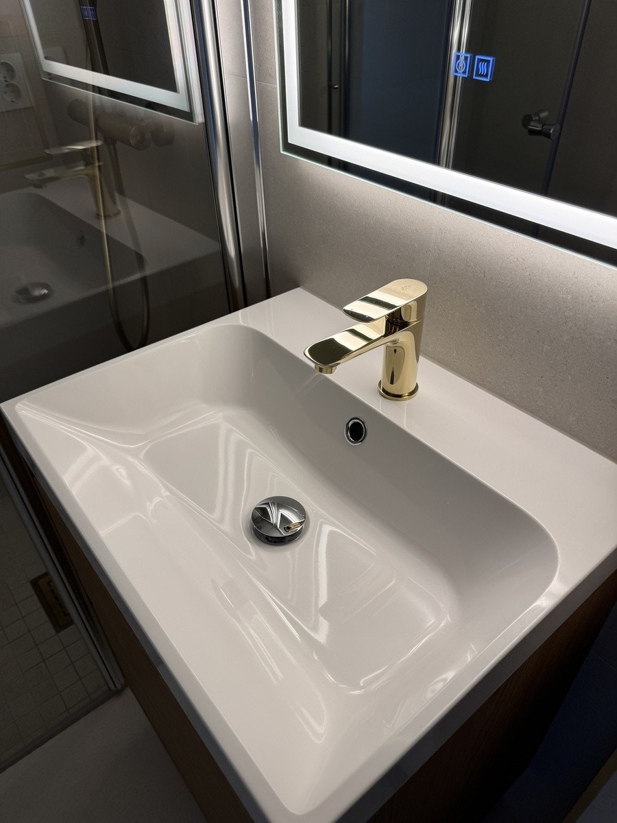 Bathroom 2nd floor Galleribilde