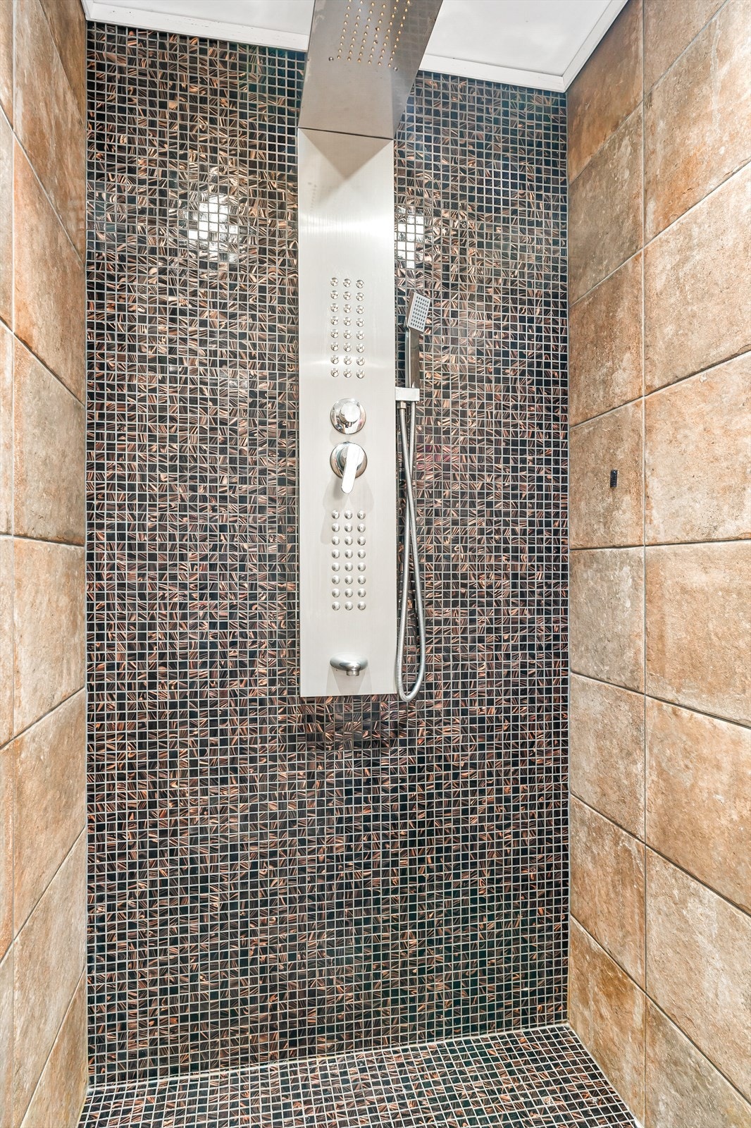 Stor dusjnisje (utvidet mot tidligere bod) Galleribilde