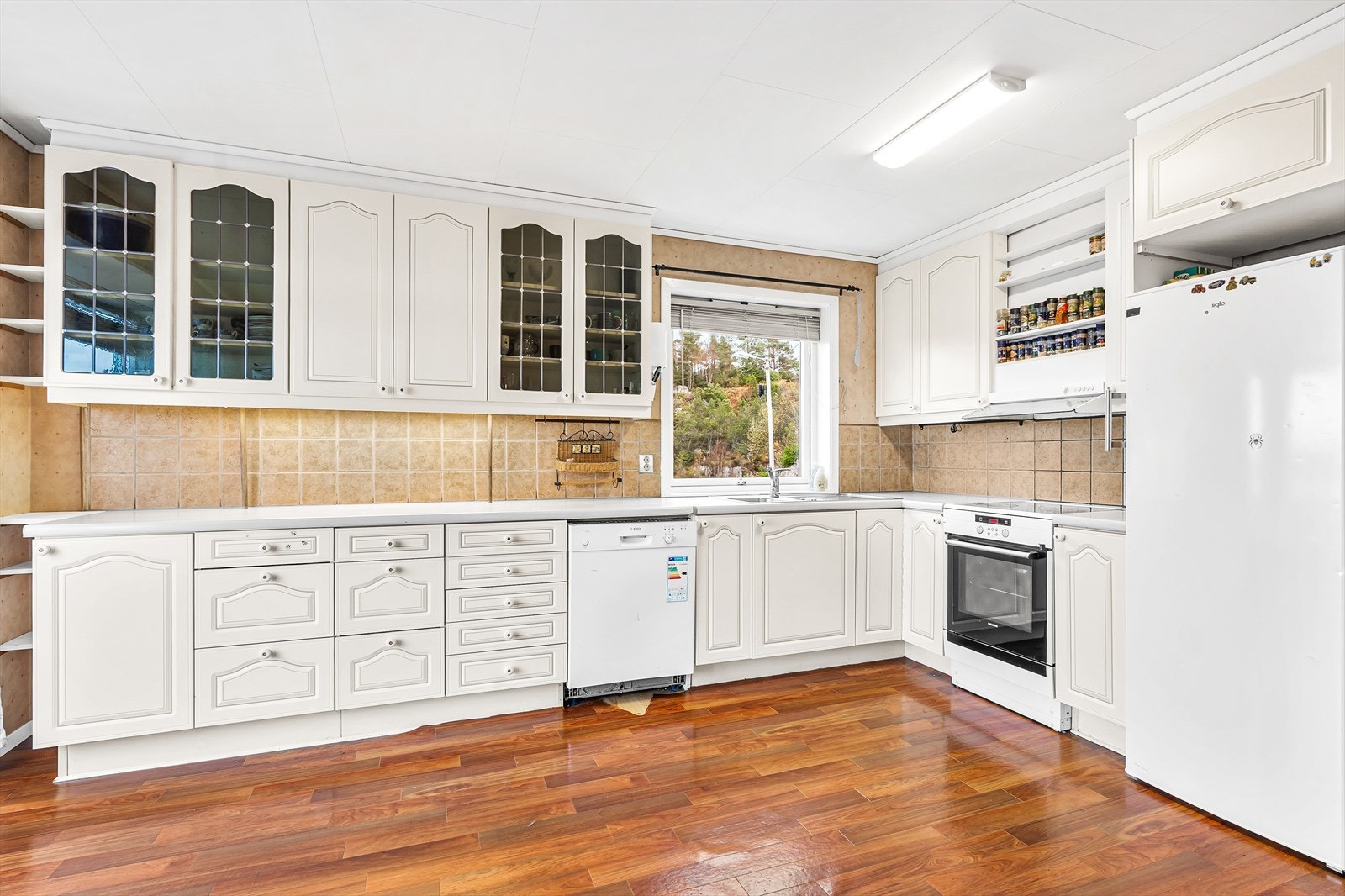 Frittstående hvitevarer som er inkl. i salget Galleribilde