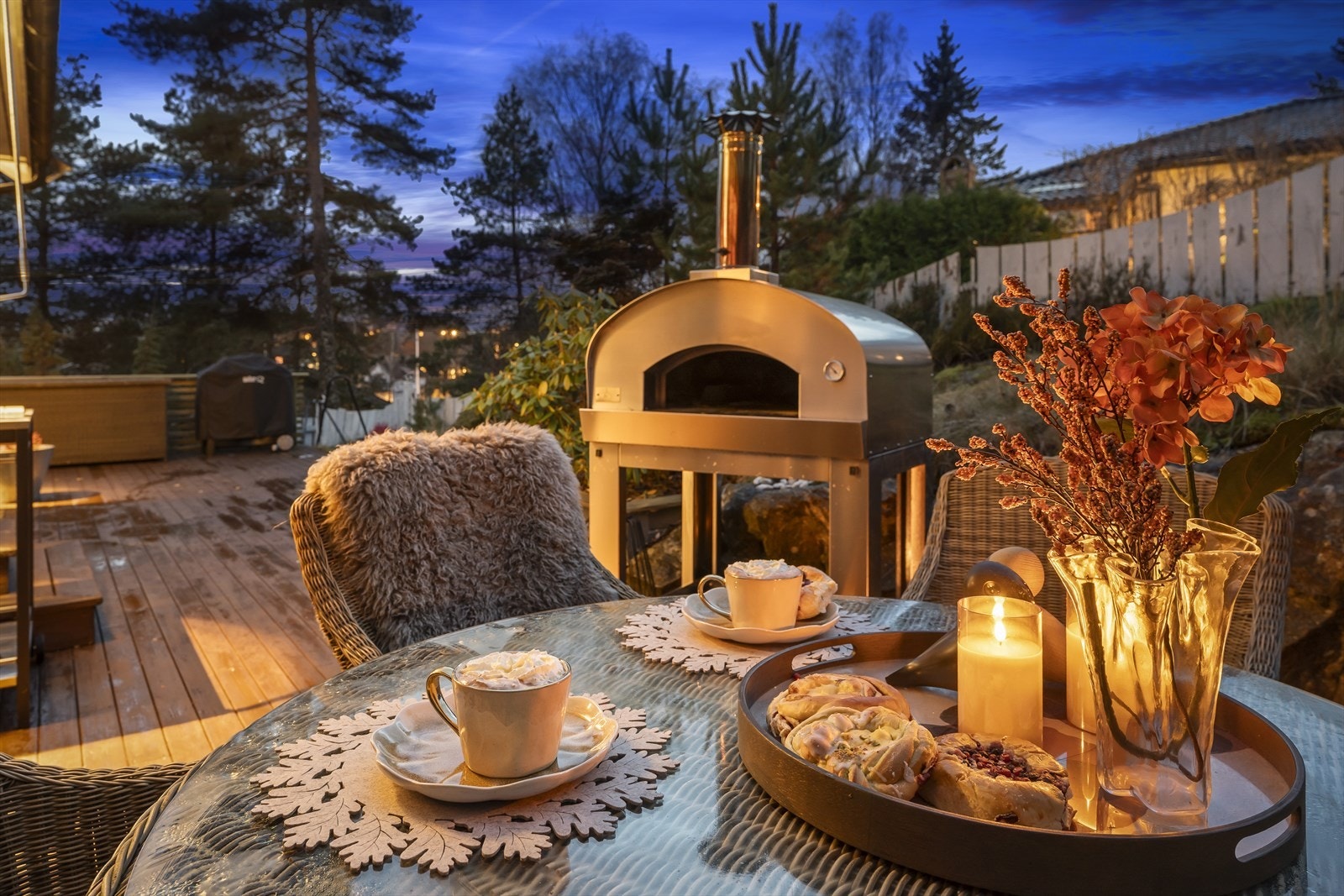 Sydvest-vendt terrasse på ca. 60 kvm med Jacuzzi fra 2023 Galleribilde