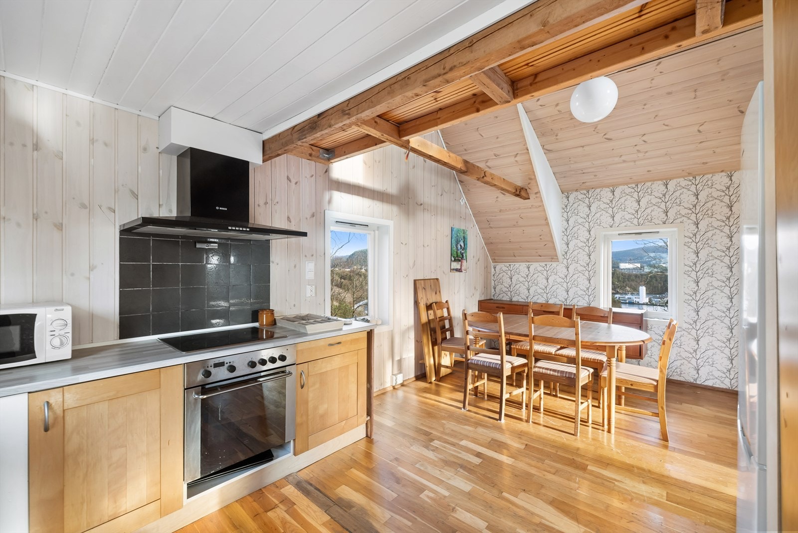 Kjøkken og spisestue Galleribilde