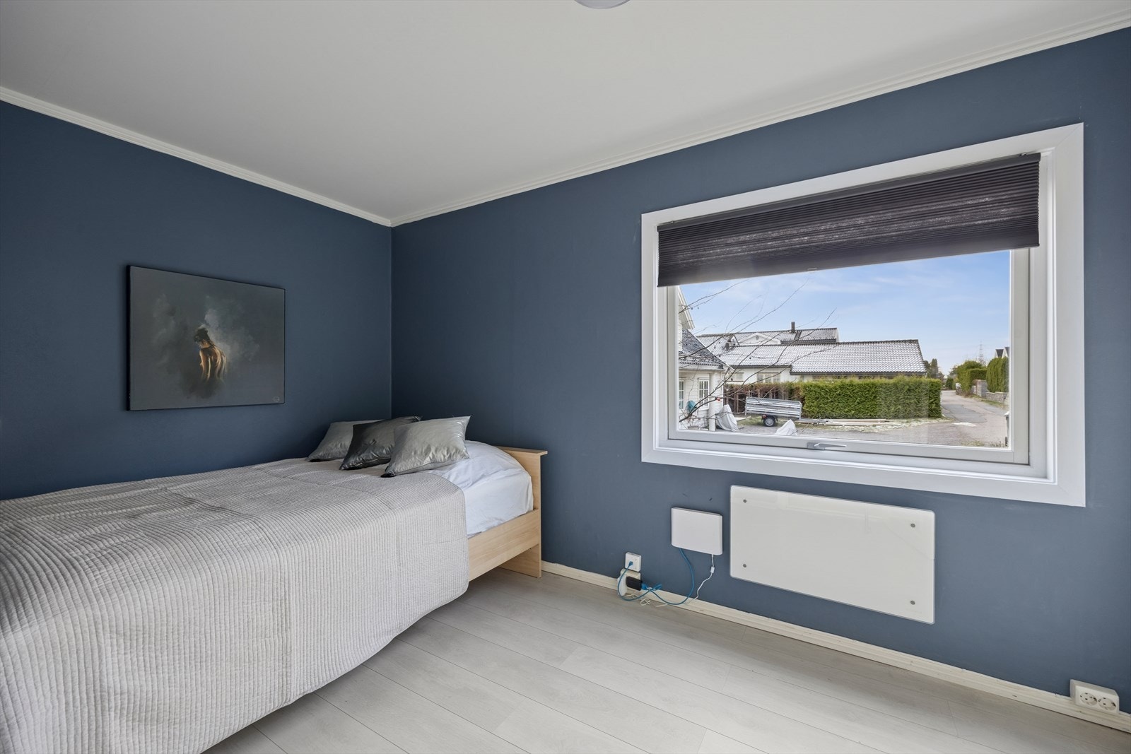 Soverom 2, også av god størrelse med garderobeskap. Galleribilde