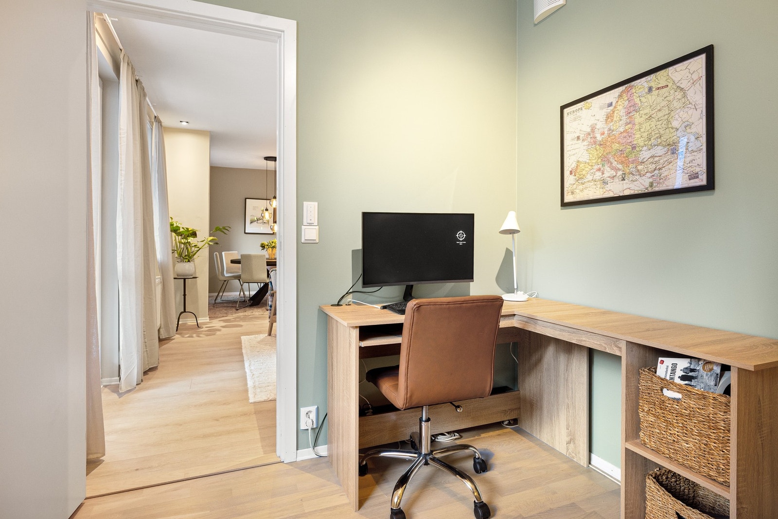 I dag benyttet som et kombirom - gjesterom med kontorløsning. Galleribilde