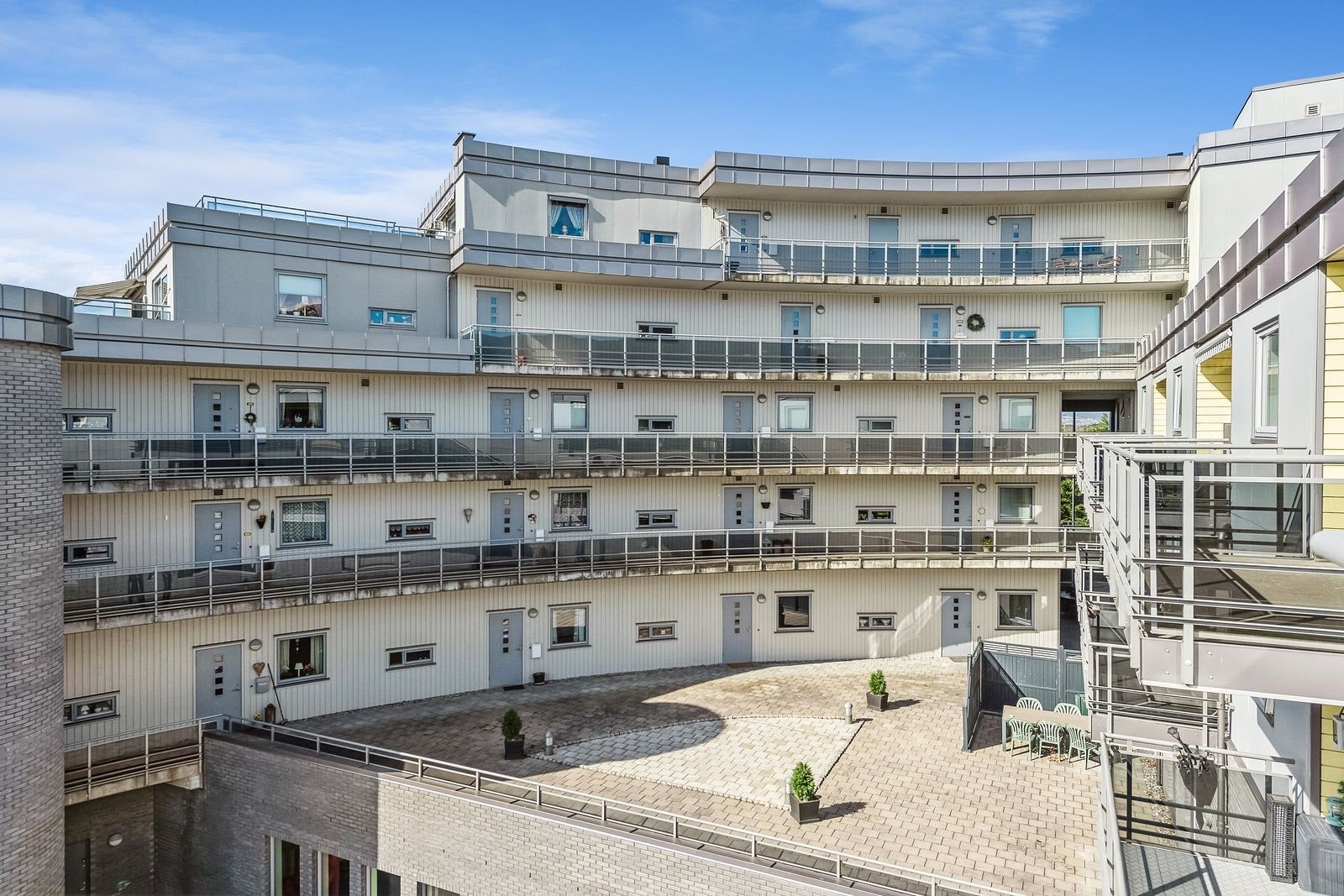 Inngang fra fellesareal i 2. etasje Galleribilde