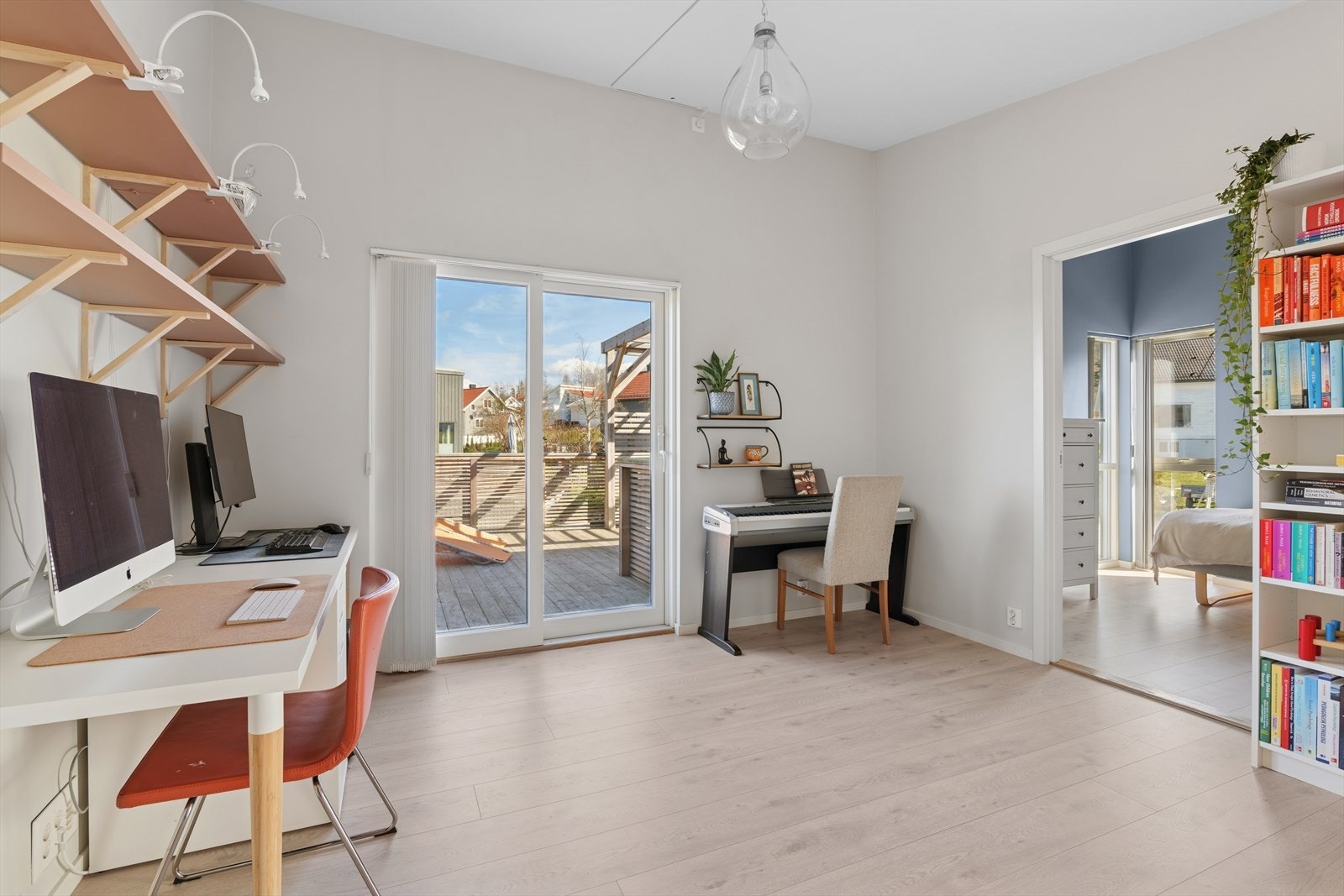 Her har du plass til lek og morro og rommet brukes som et binde-ledd til resten av 2. etasje. Galleribilde