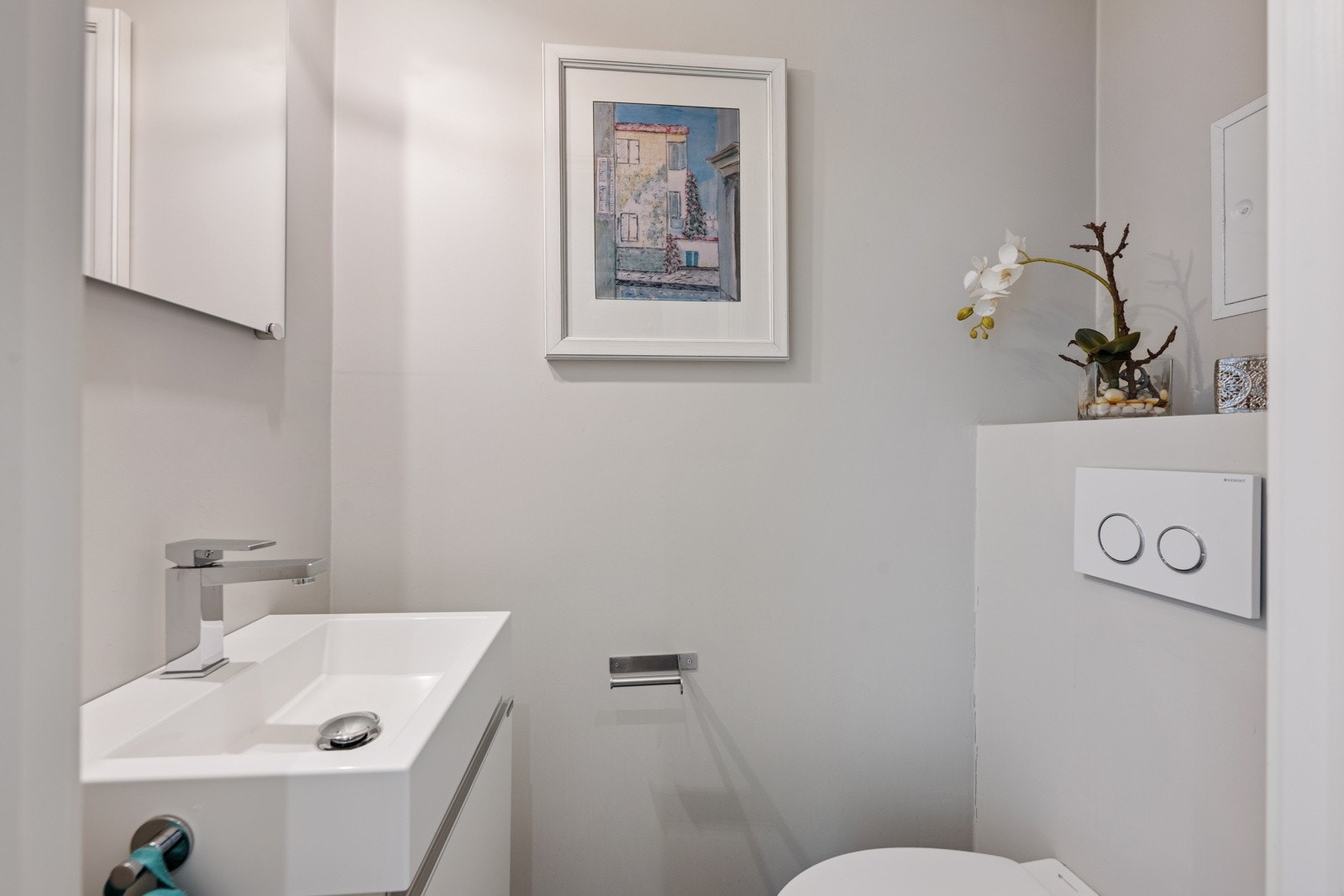 Toalettrom i tilknytning til bad. Galleribilde