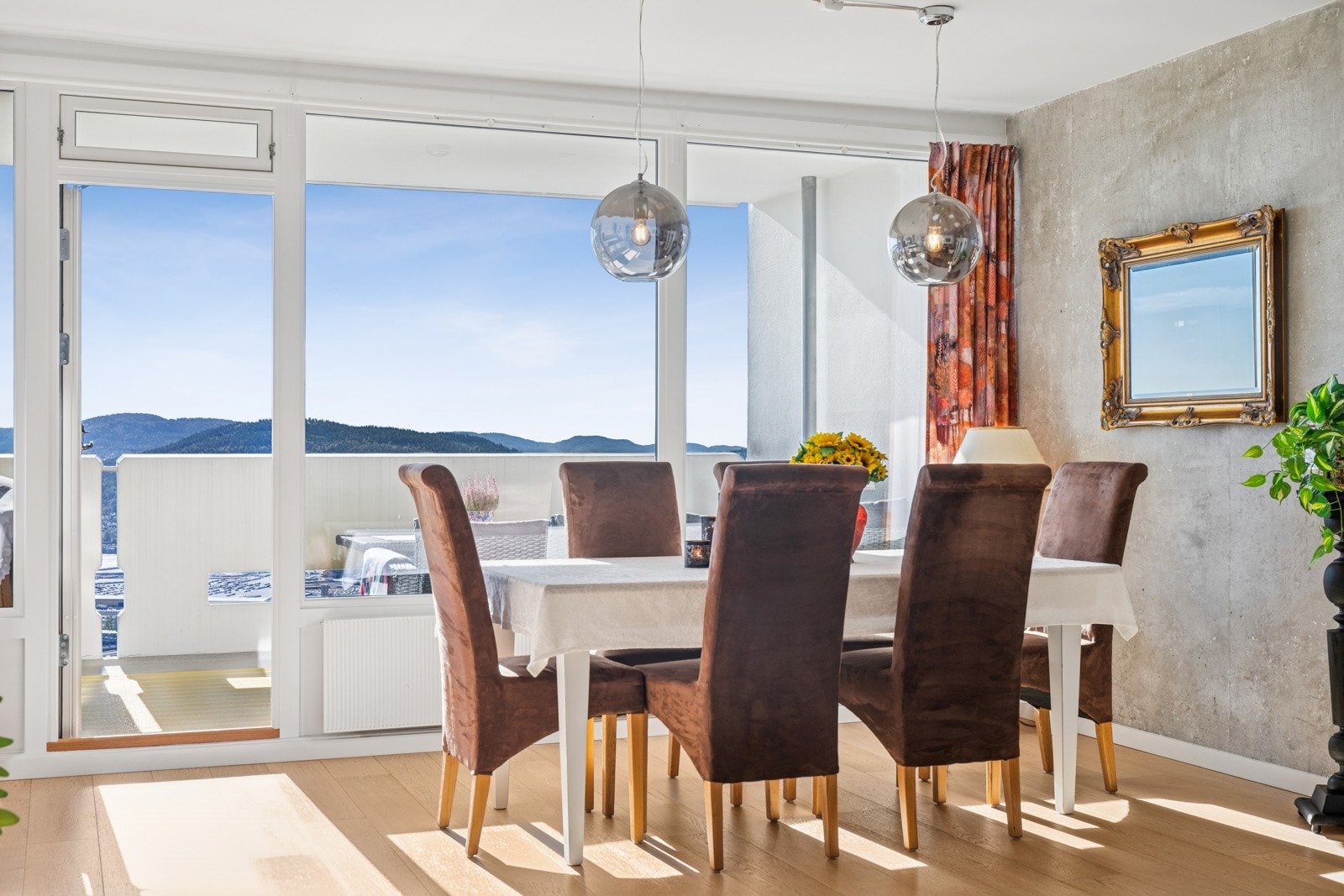 Dette er en flott selveierleilighet med fantastisk utsikt over Drammen! Galleribilde