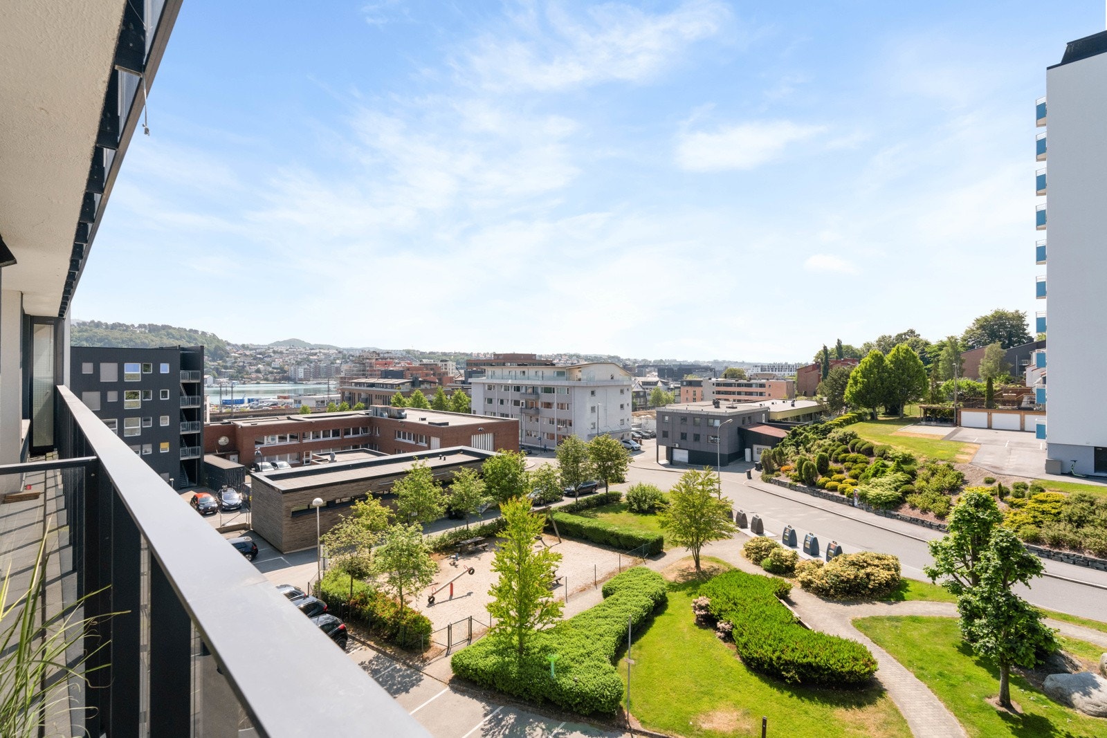 Direkte tilgang til en liten balkong - perfekt for morgenkaffen eller bare litt frisk luft og ro. Galleribilde