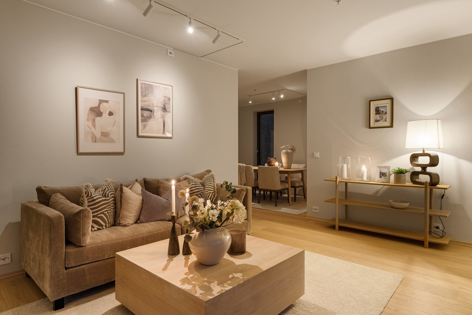 Leiligheten er helt ny, ubebodd og fremstår gjennomgående eksklusiv og gjennomtenkt. Galleribilde