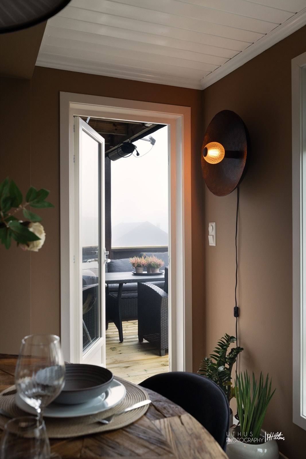 Utgang til terrasse fra stuen. Galleribilde