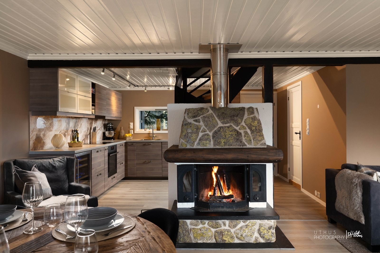 Herlig vedovn i stuen som varmer godt. Galleribilde