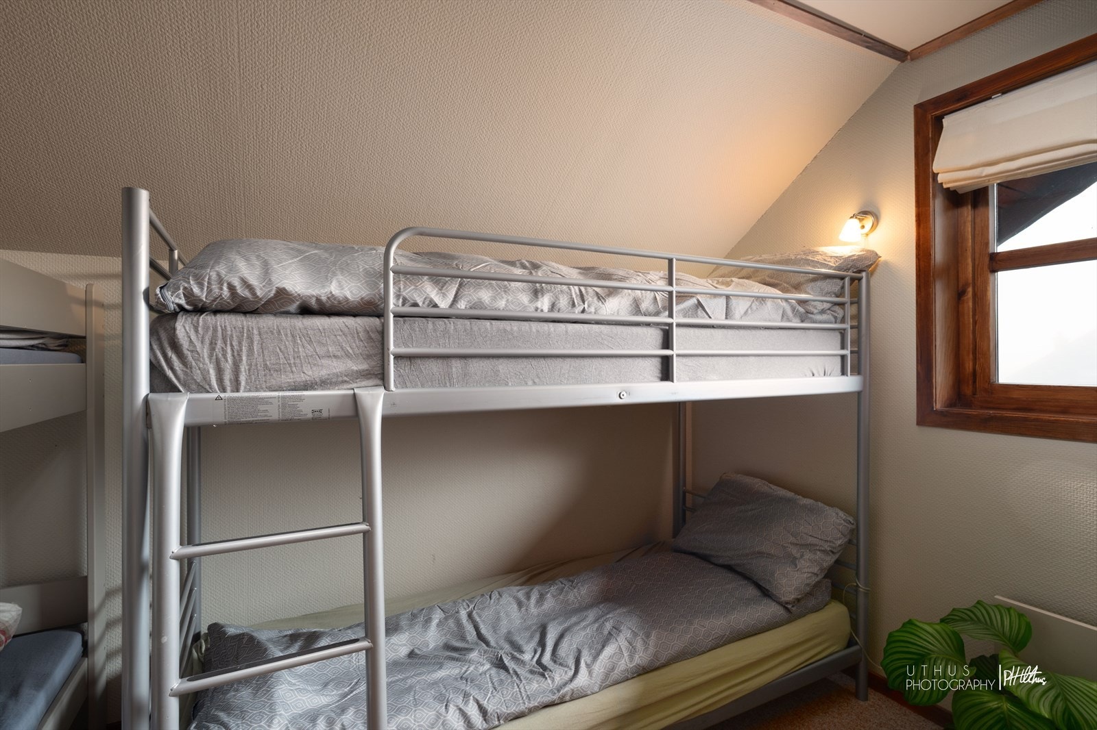 Soverom fire. Galleribilde