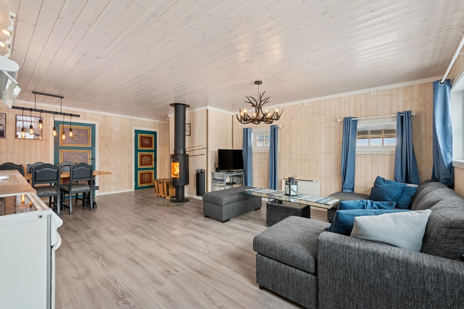 Stuen oppleves som romslig og innbydende. Galleribilde