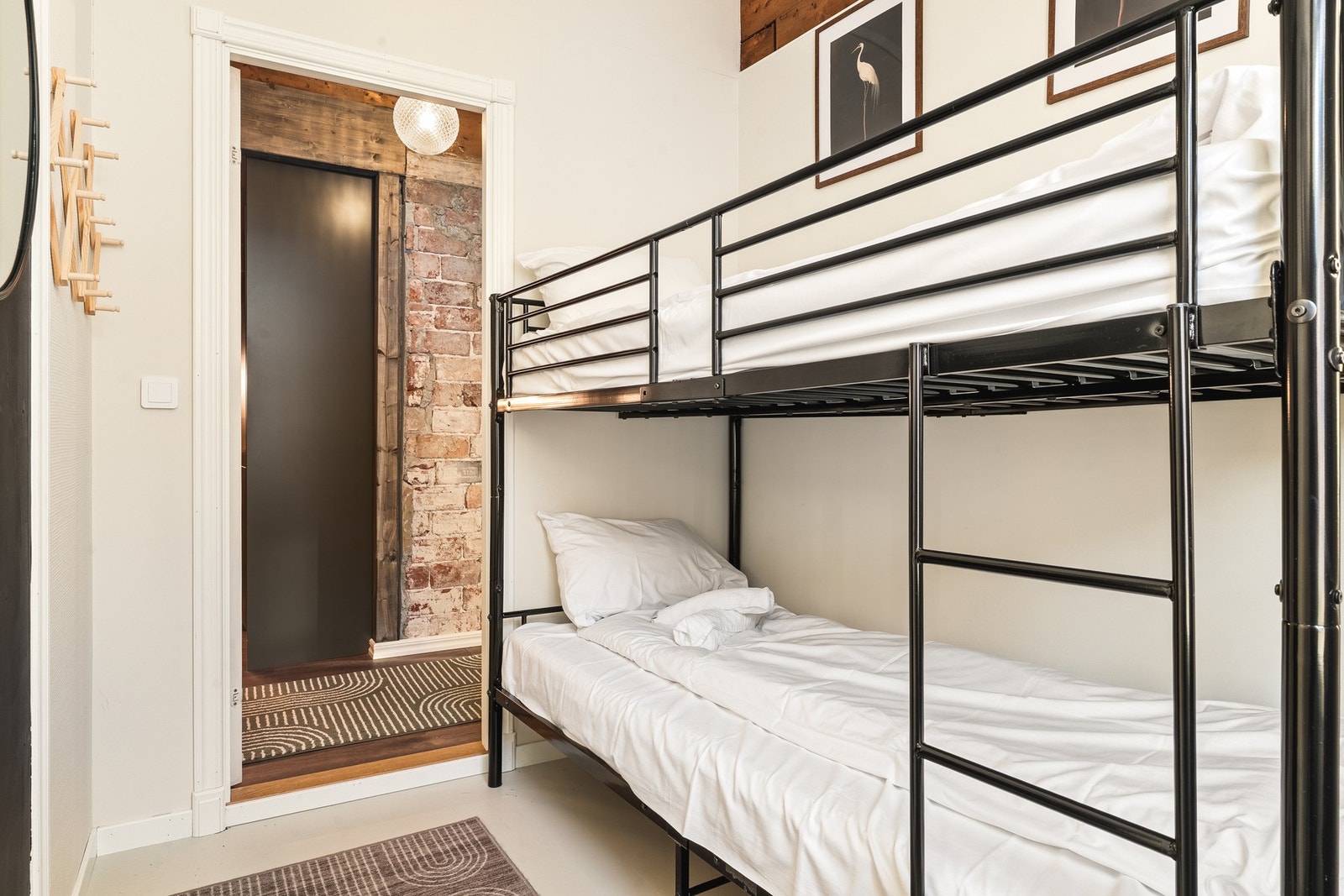 Rommene kan også fungere godt som hjemmekontor, barnerom eller gjesterom, fleksibilitet du får stor glede av. Galleribilde