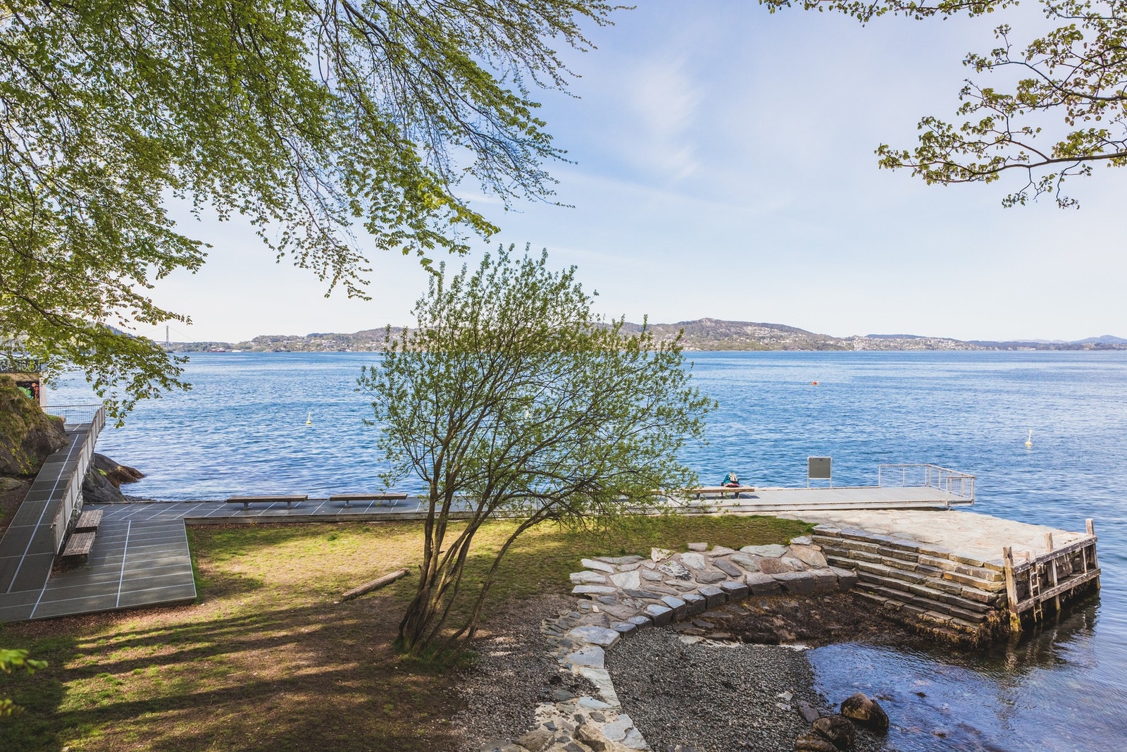 En kort spasertur tar deg til Nordnesparken og Akvariet, som er perfekt for både rolige morgenturer og ettermiddager i solen. Galleribilde