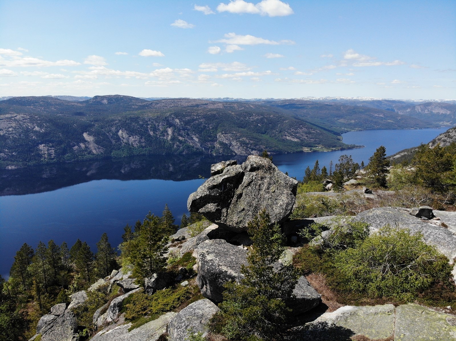 Bilde fra nærområdet - ca. 1/2 times gangavstand fra hytta Galleribilde