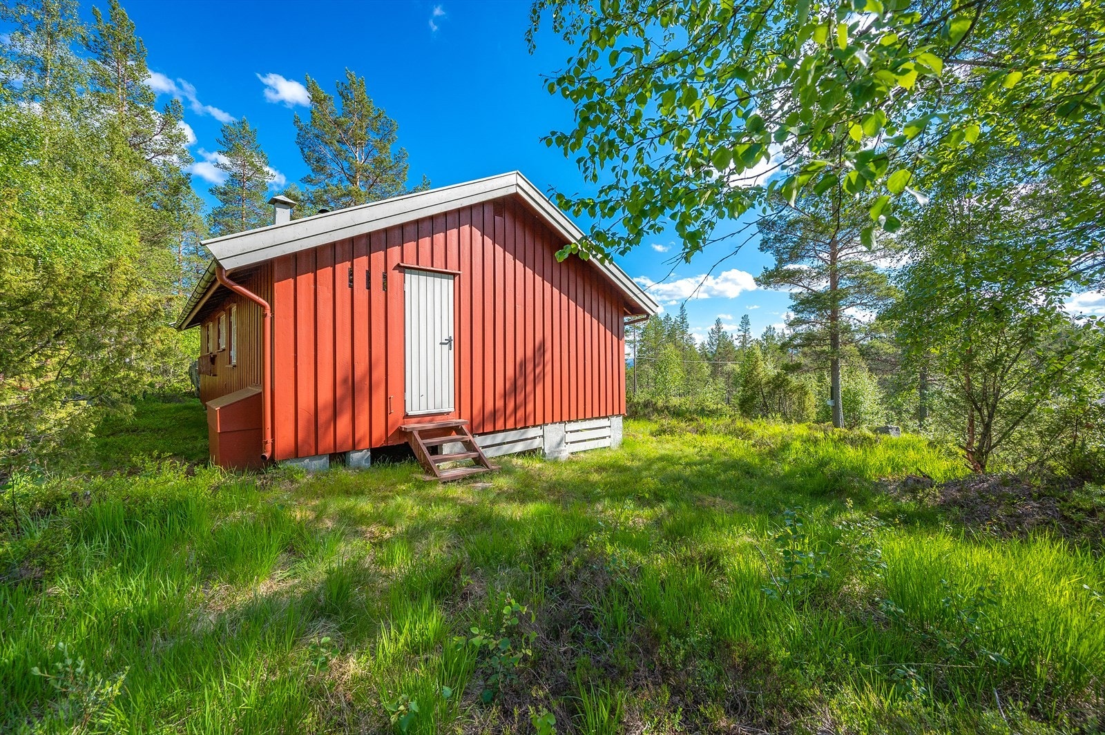 Inngang til vindfang med utedo. Galleribilde