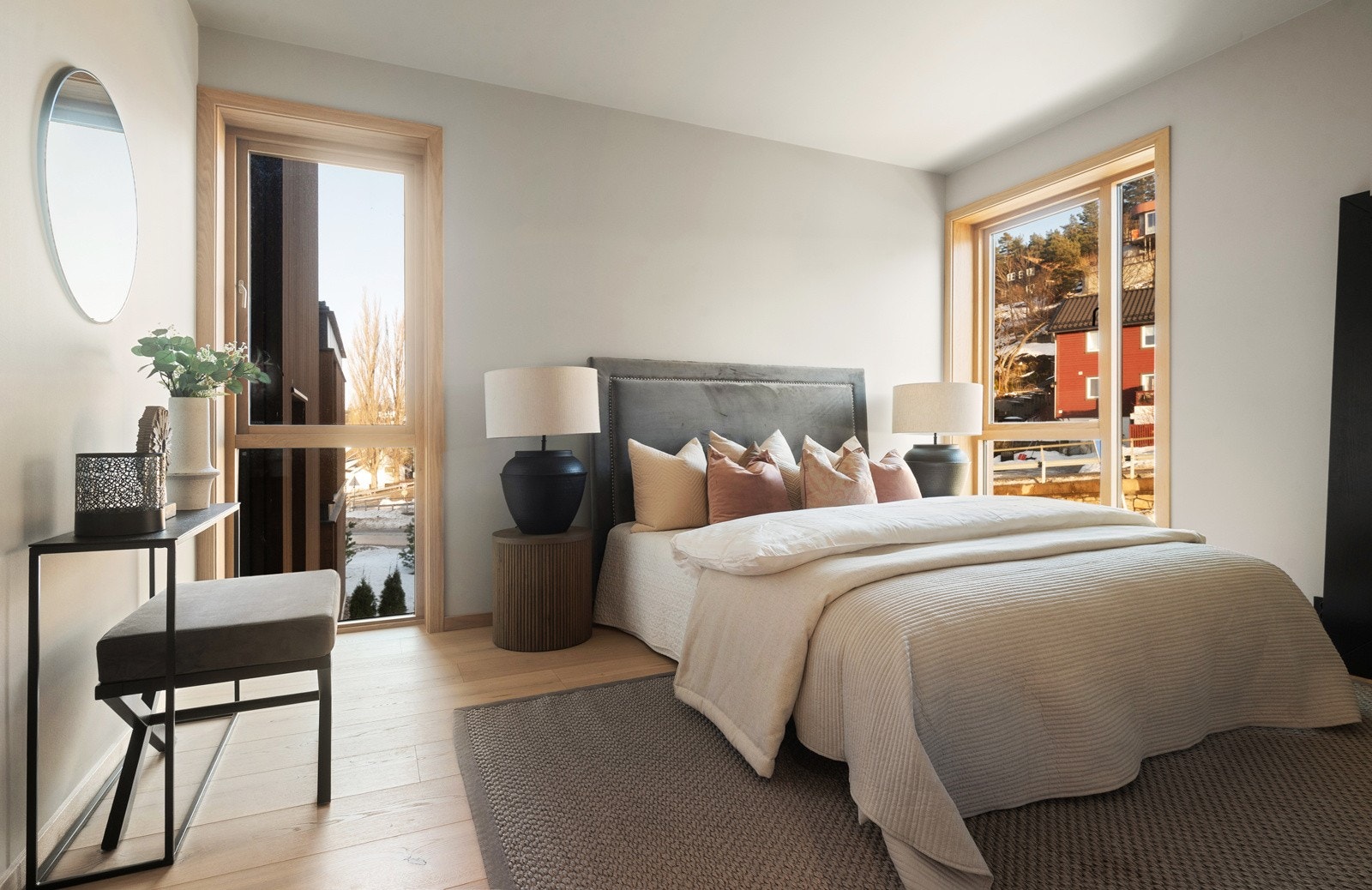 Leiligheten har fra to luftige soverom. Galleribilde