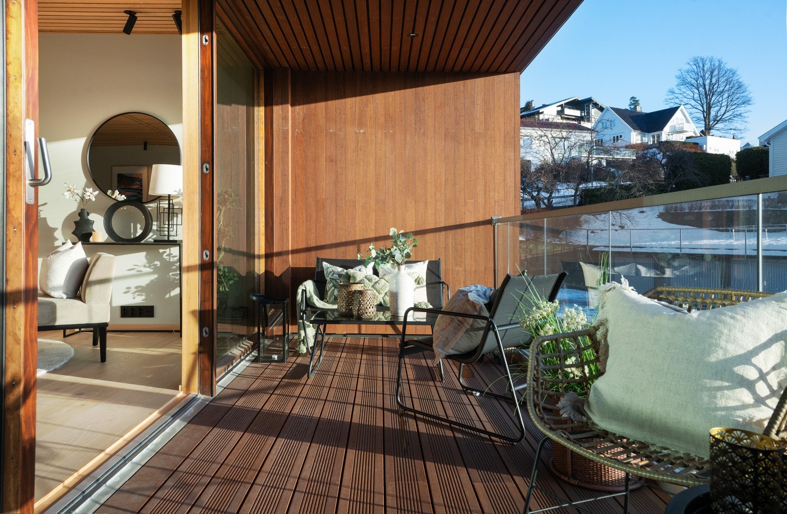 Terrassebord i bambus som trenger minimalt med vedlikehold. Galleribilde