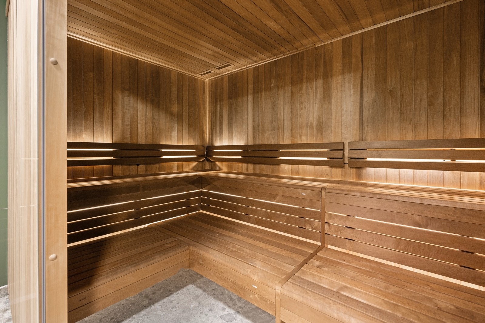 Som beboer har man tilgang på en felles velværeavdeling med bl.a. badstue. Galleribilde