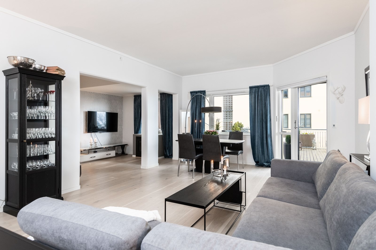 Åpen og lys leilighet med god planløsning Galleribilde