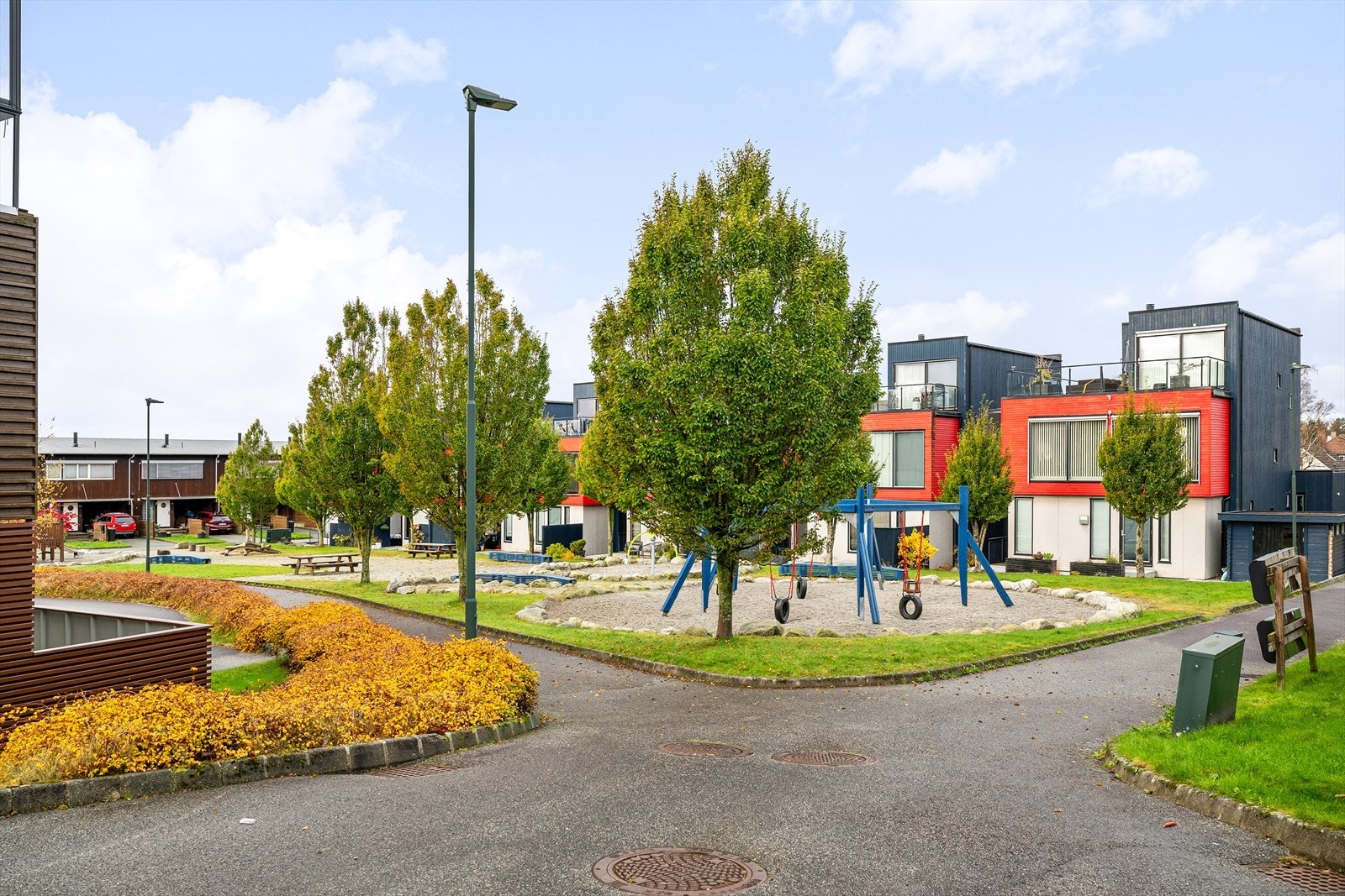 Nabolaget er svært barnevennlig med flere lekeplasser. Galleribilde