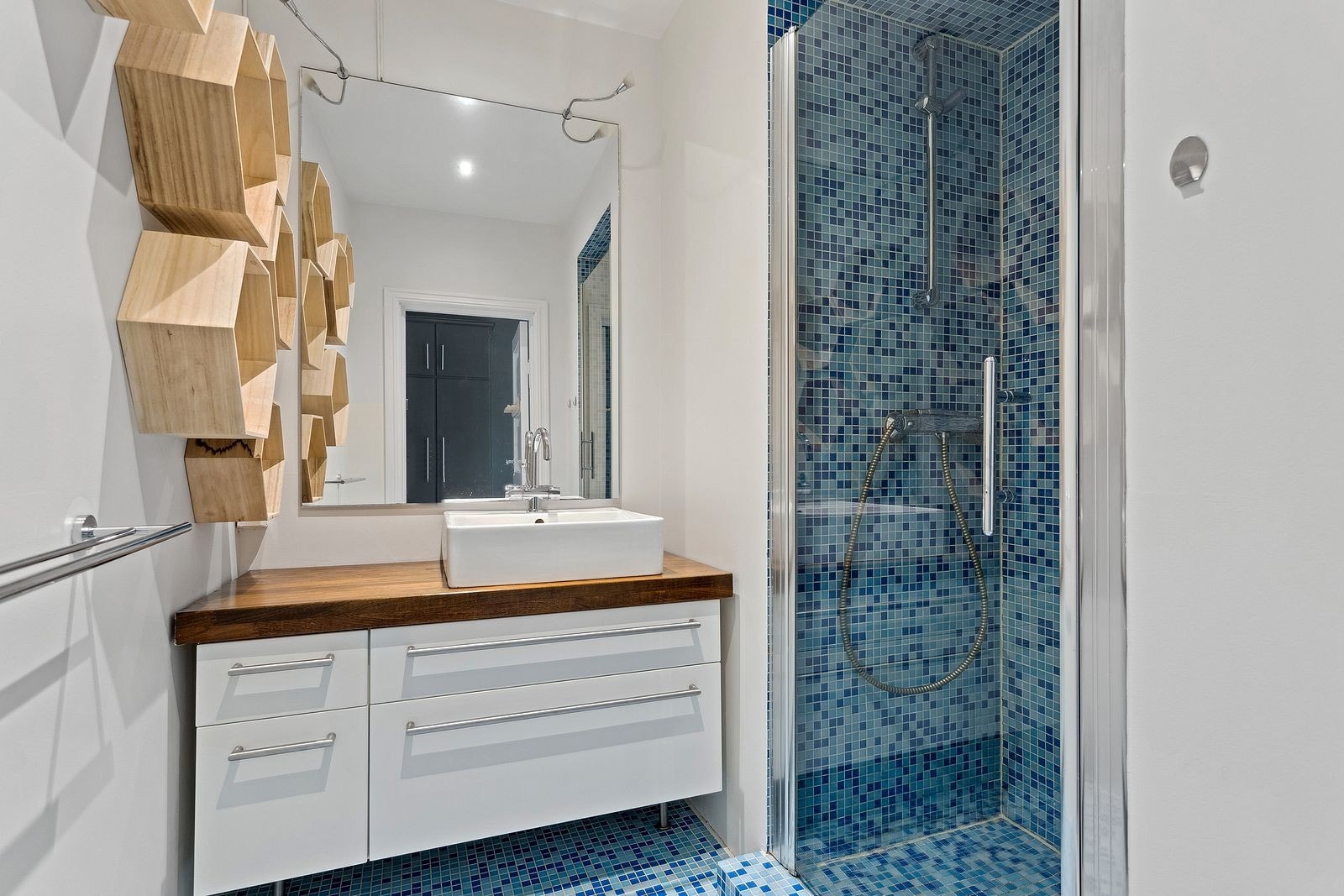 Bad med varmekabler. Galleribilde