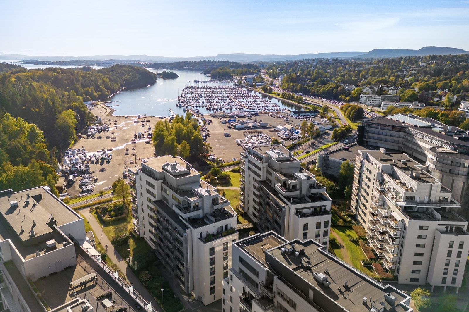 Beliggenheten på Skøyen / Sjølyst er meget sentral, samtidig som det er kort vei til turområder og badeplasser. Galleribilde