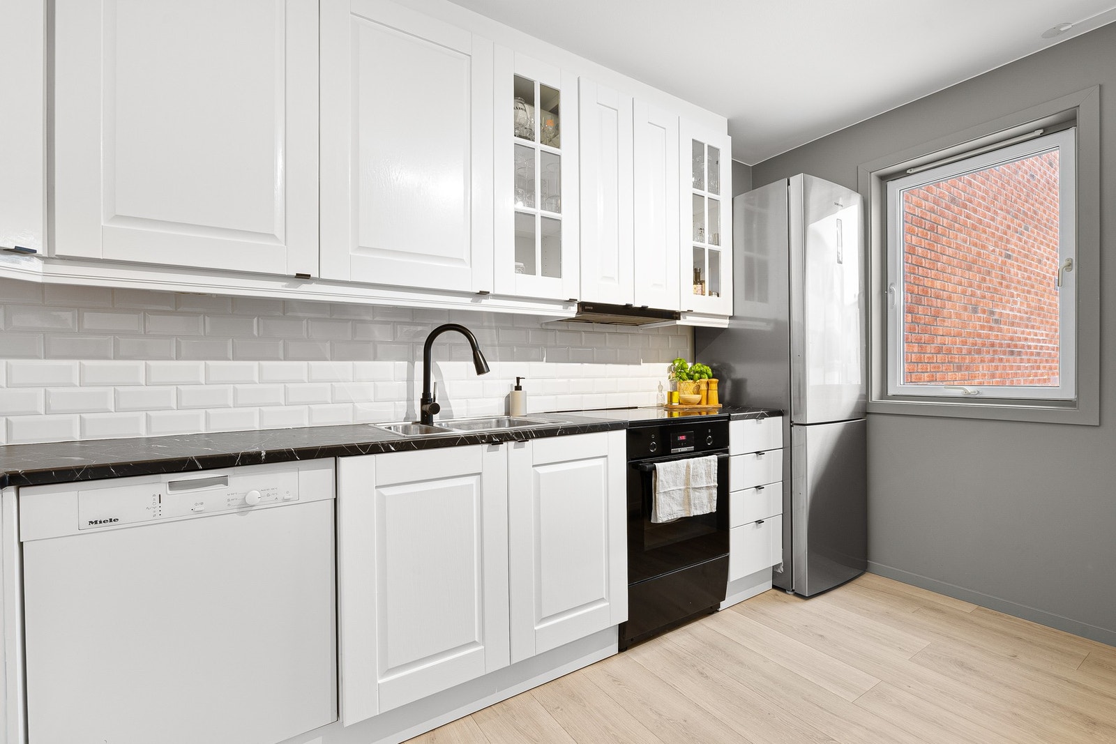 Kjøkkenet holder en god standard og er vurdert til TG1 av byggesakskyndig. Galleribilde