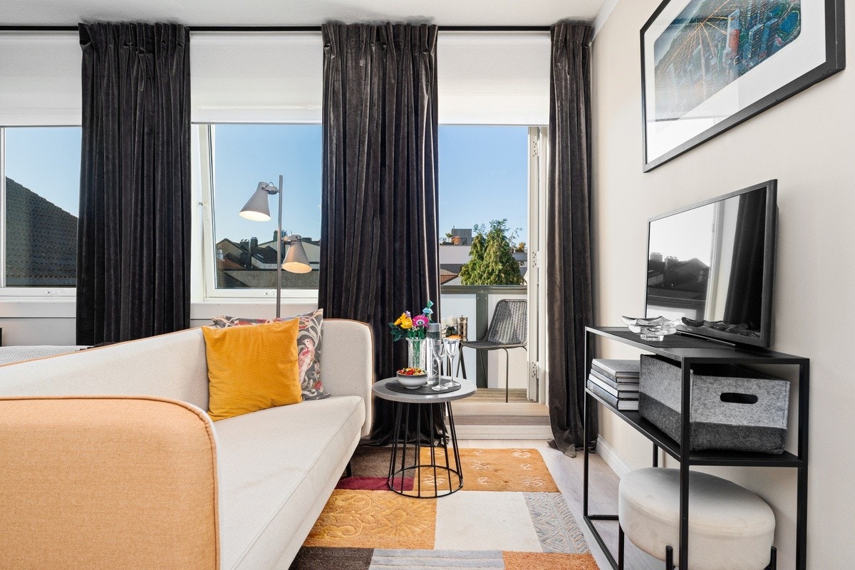 Vindusflater slipper inn godt med lys Galleribilde