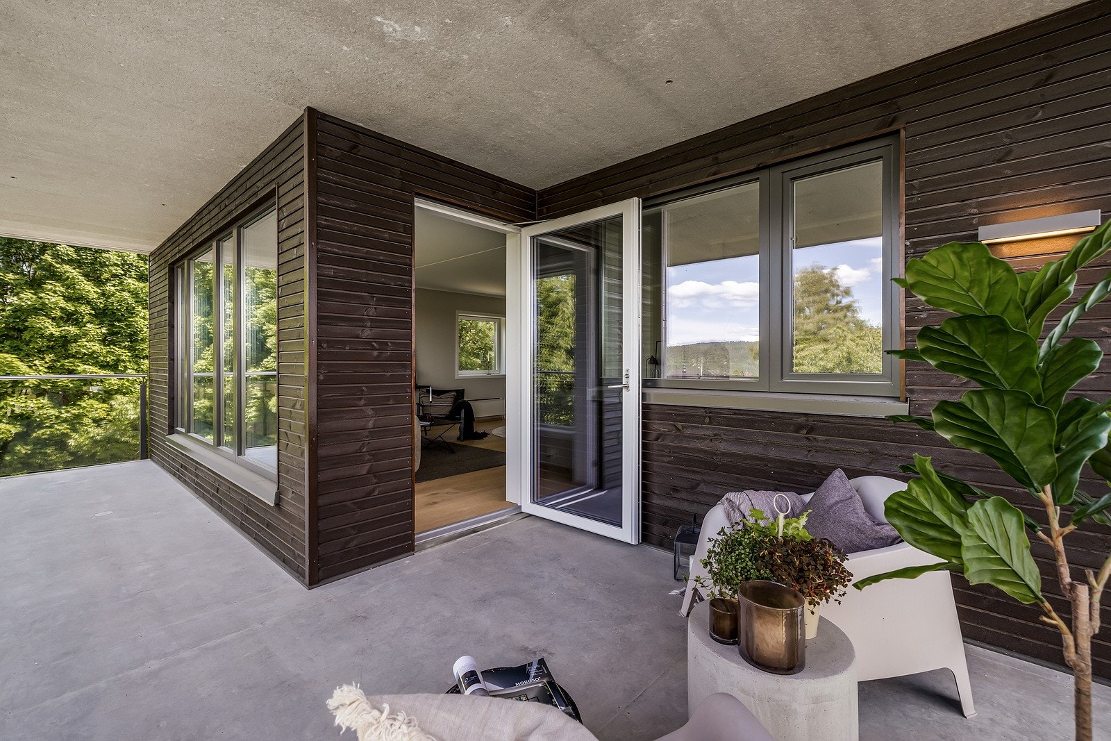 Her kan man trekke seg tilbake i vær og vind, samt nyte sene sommerkvelder Galleribilde