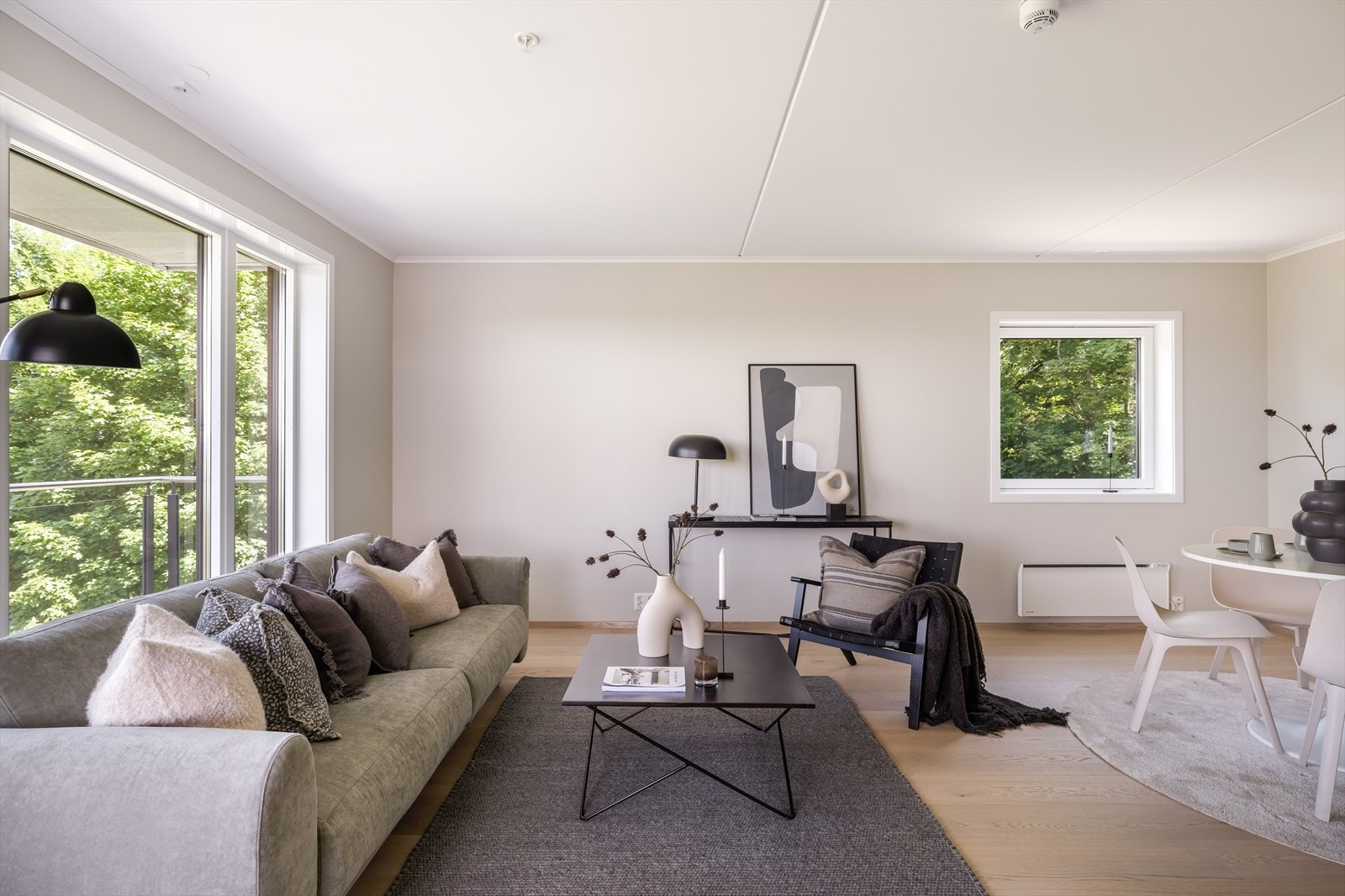 Det er gjennomgående lyse og moderne farger på vegger og gulv Galleribilde