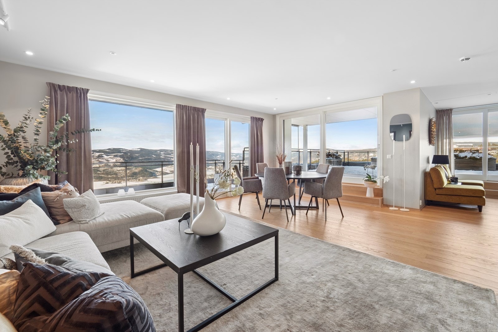 DNB EIENDOM v/Kathrine Rosenvinge har gleden av å presentere Solhøgdavegen 43 Galleribilde