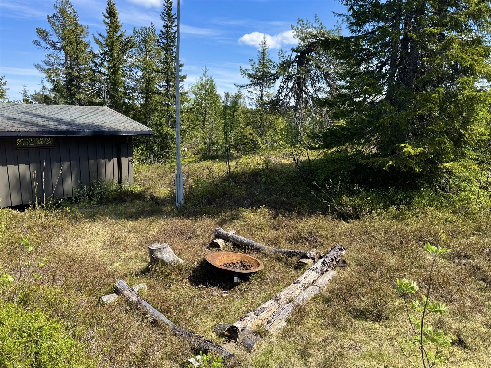 Det er koselige uteområder med anledning for innredning av koselige soner. Galleribilde