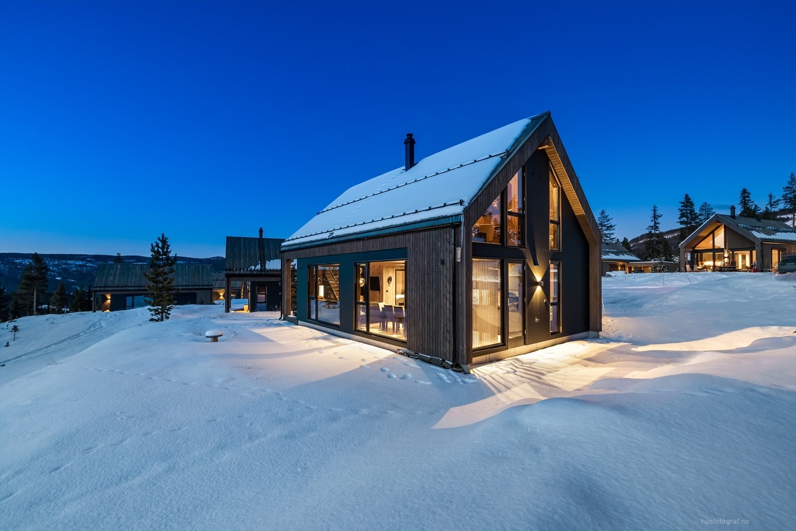 Hytta har en meget god og effektiv planløsning, med gode oppholdsrom, flere smarte løsninger og god plass til en aktiv familie. Galleribilde