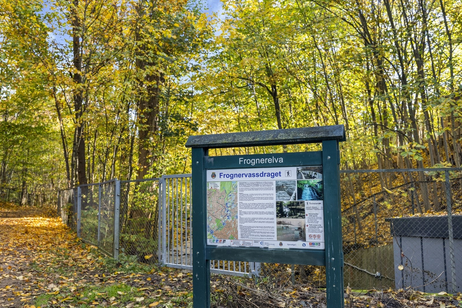 På vestsiden grenser eiendommen til Frognerelva Galleribilde