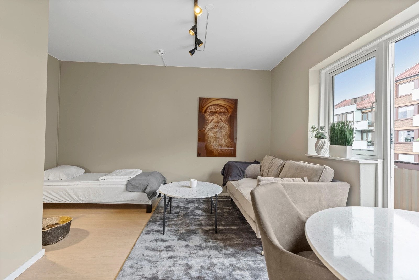 Nye gulv og nymalt leilighet. Galleribilde