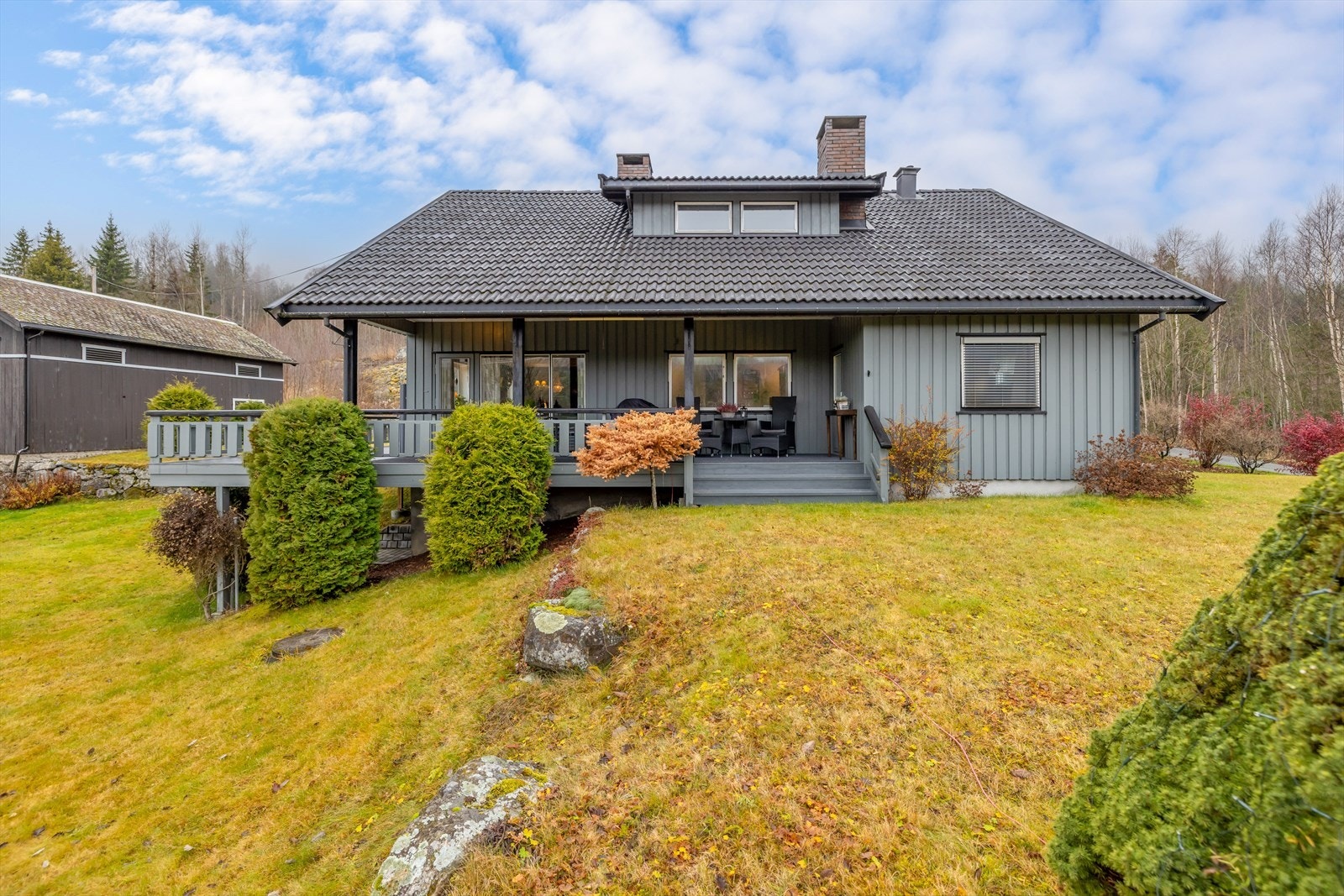 Huset er fra 1943 og bygget på i 1980 Galleribilde