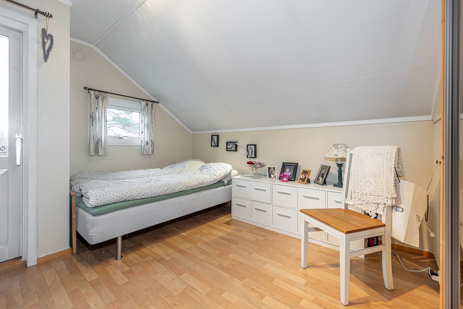 Soverom fire Galleribilde