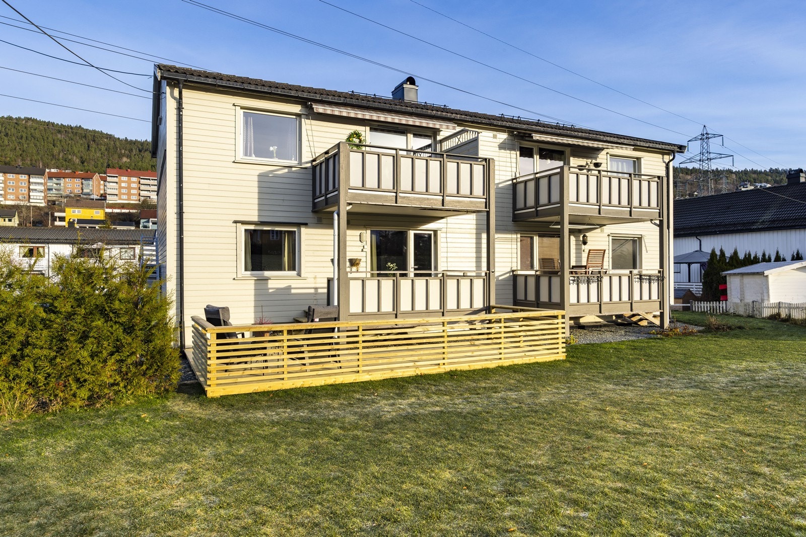 Terrassen er perfekt for avslapning og hyggelige stunder. Galleribilde