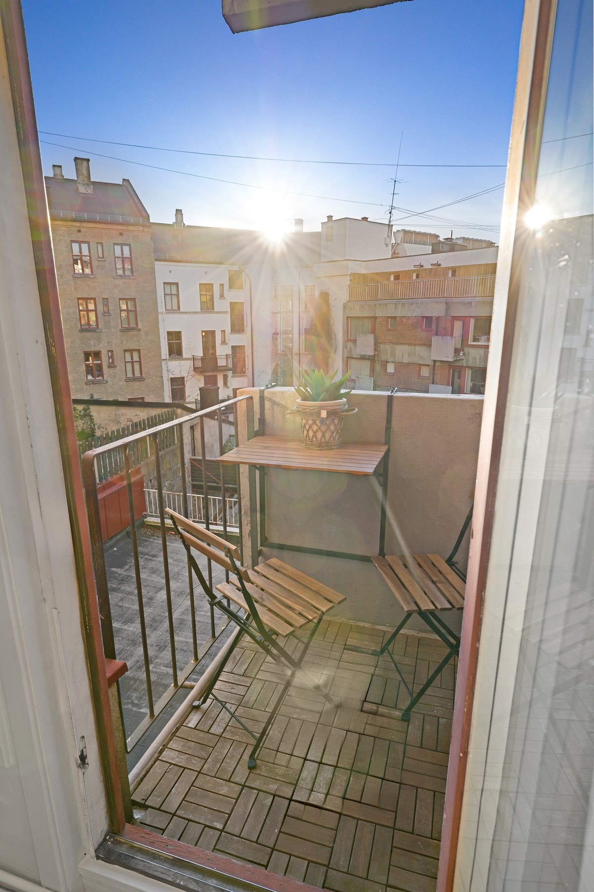Solrik balkong med svært gode solforhold. Galleribilde