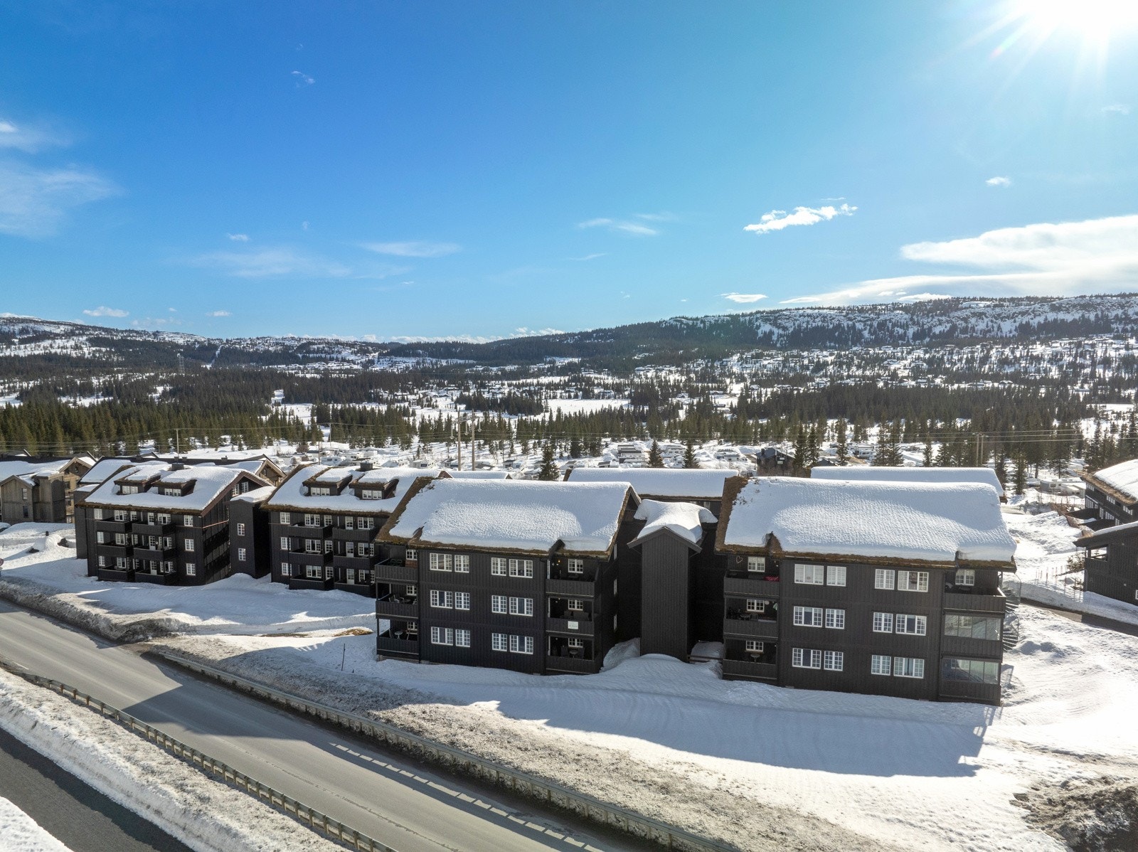 Leiligheten hører inn under Sameiet Skei Leilighetssenter. Galleribilde