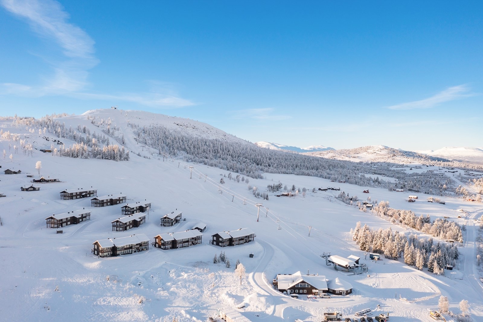Vinterstid er det ski inn/ski ut både på alpint og langrenn! Galleribilde