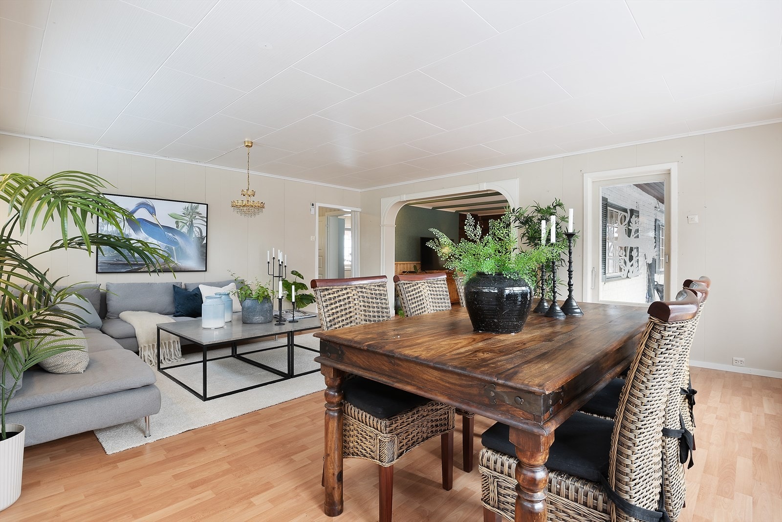 Utgang til veranda fra spisestuen. Galleribilde
