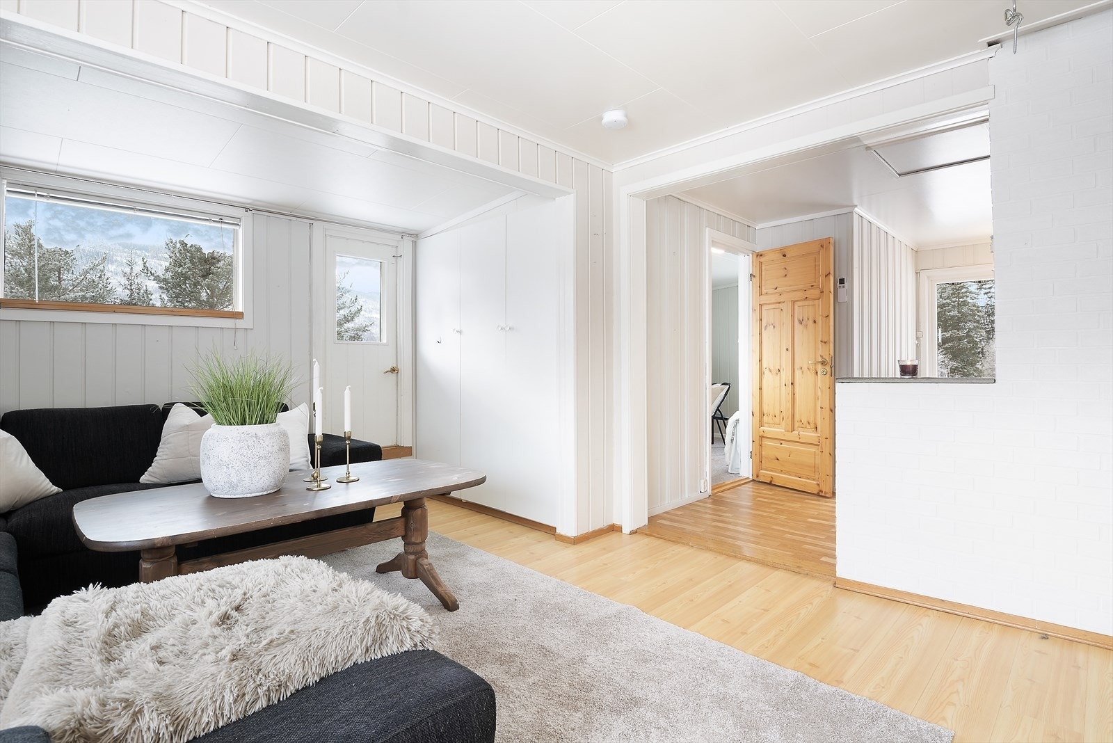 Stuen har utgang til egen terrasse. Galleribilde
