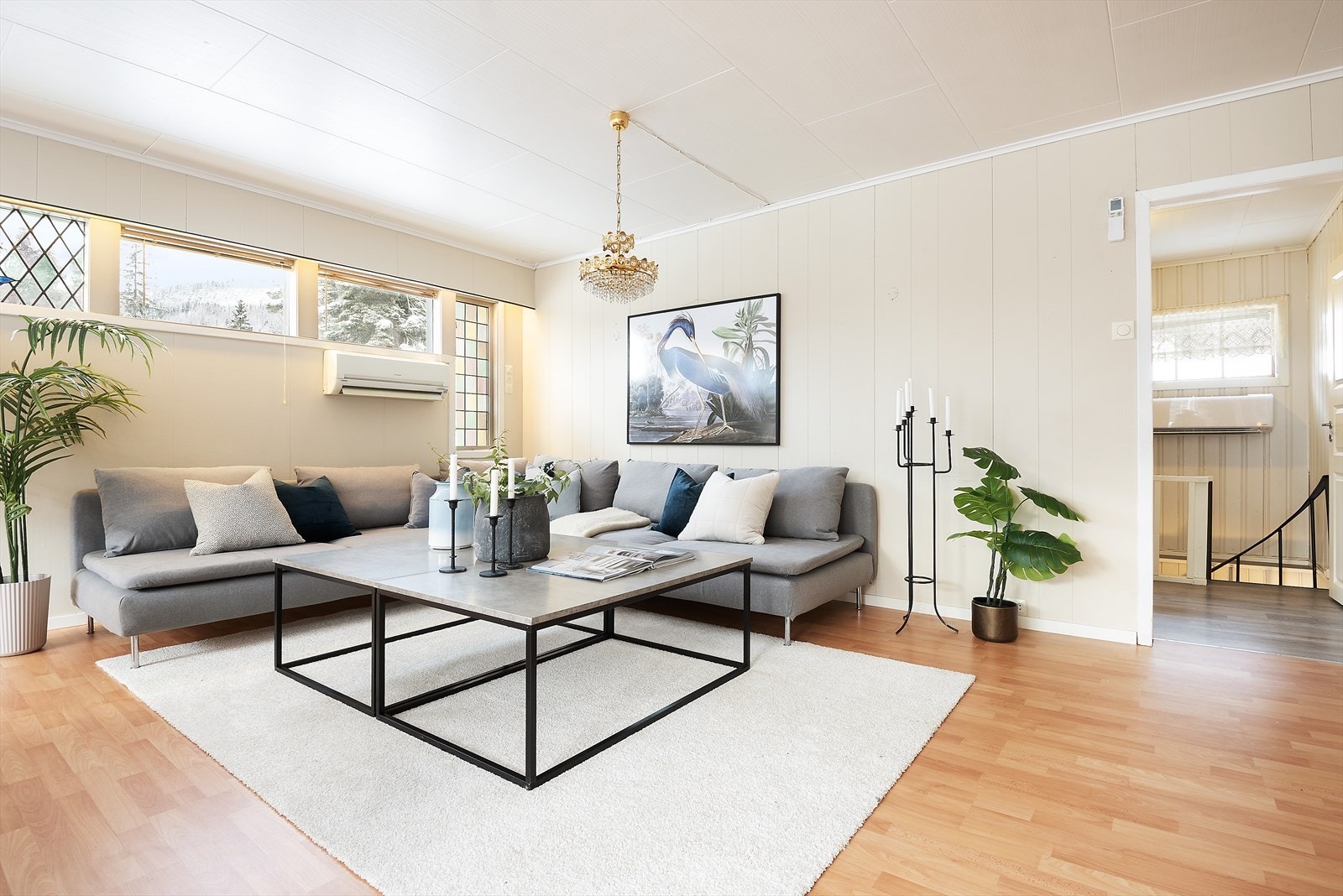 Stue med god plass til møblement. Galleribilde