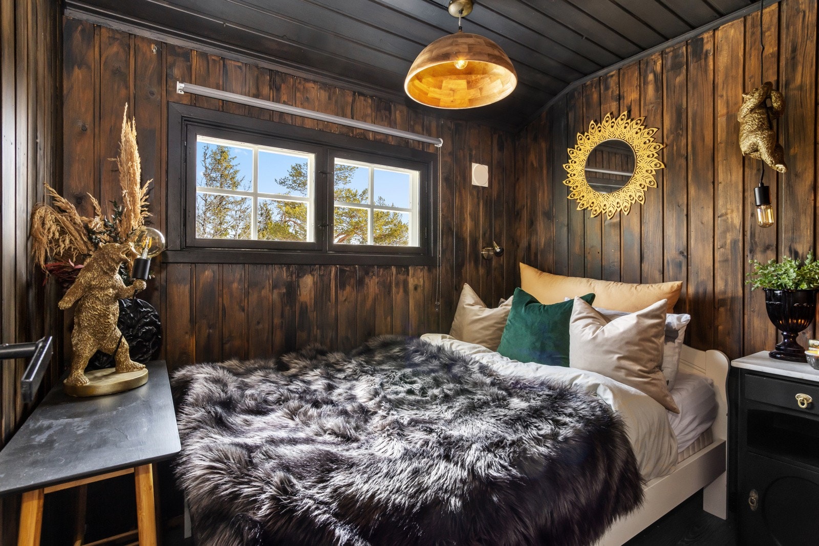 Alle soverom har nye panelovner og taklamper. Galleribilde