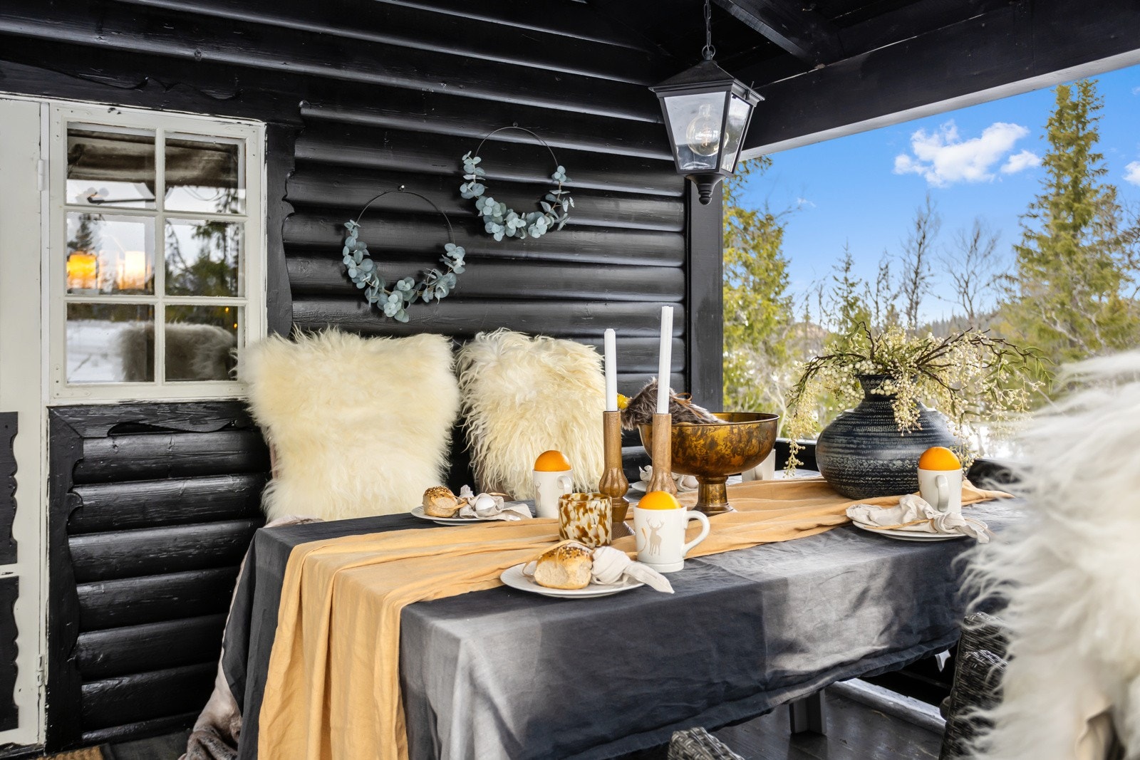 Praktisk med takoverbygget terrasse. Galleribilde